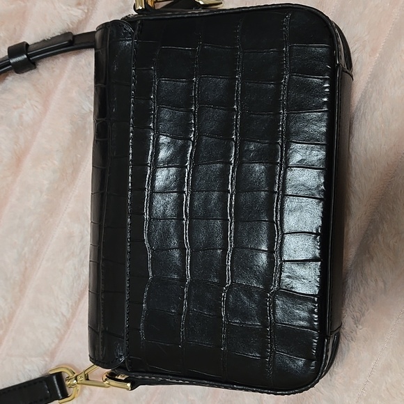 Michael Kors Jet Set Small Full Flap Crossbody with Gold Accents - Picture 3 of 12